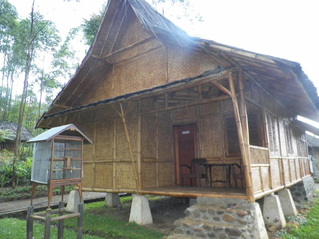 Villa Kampung Karuhun Sutan Raja Bandung Chambre photo
